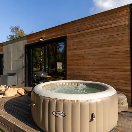 Camping Glamping Pod Lipami *