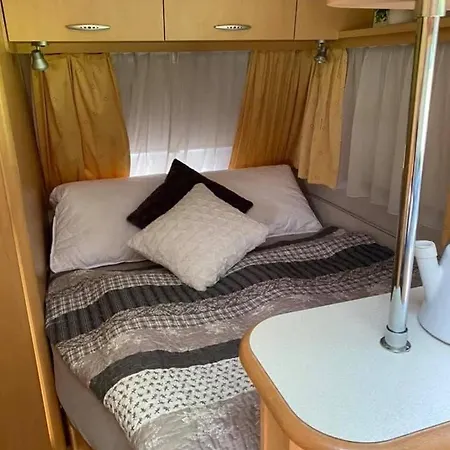 Glamping Pod Lipami 캠프장 Dolní Bečva